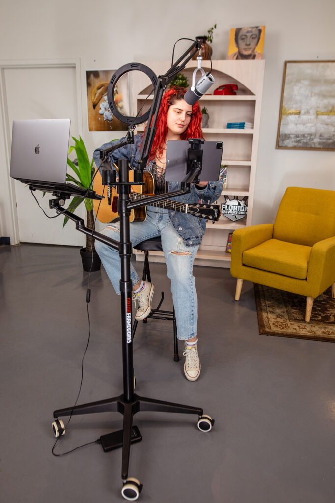 Frameworks Stream Stand Lifestyle Image