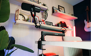 Frameworks Low Profile Broadcast Mic Boom Press Image